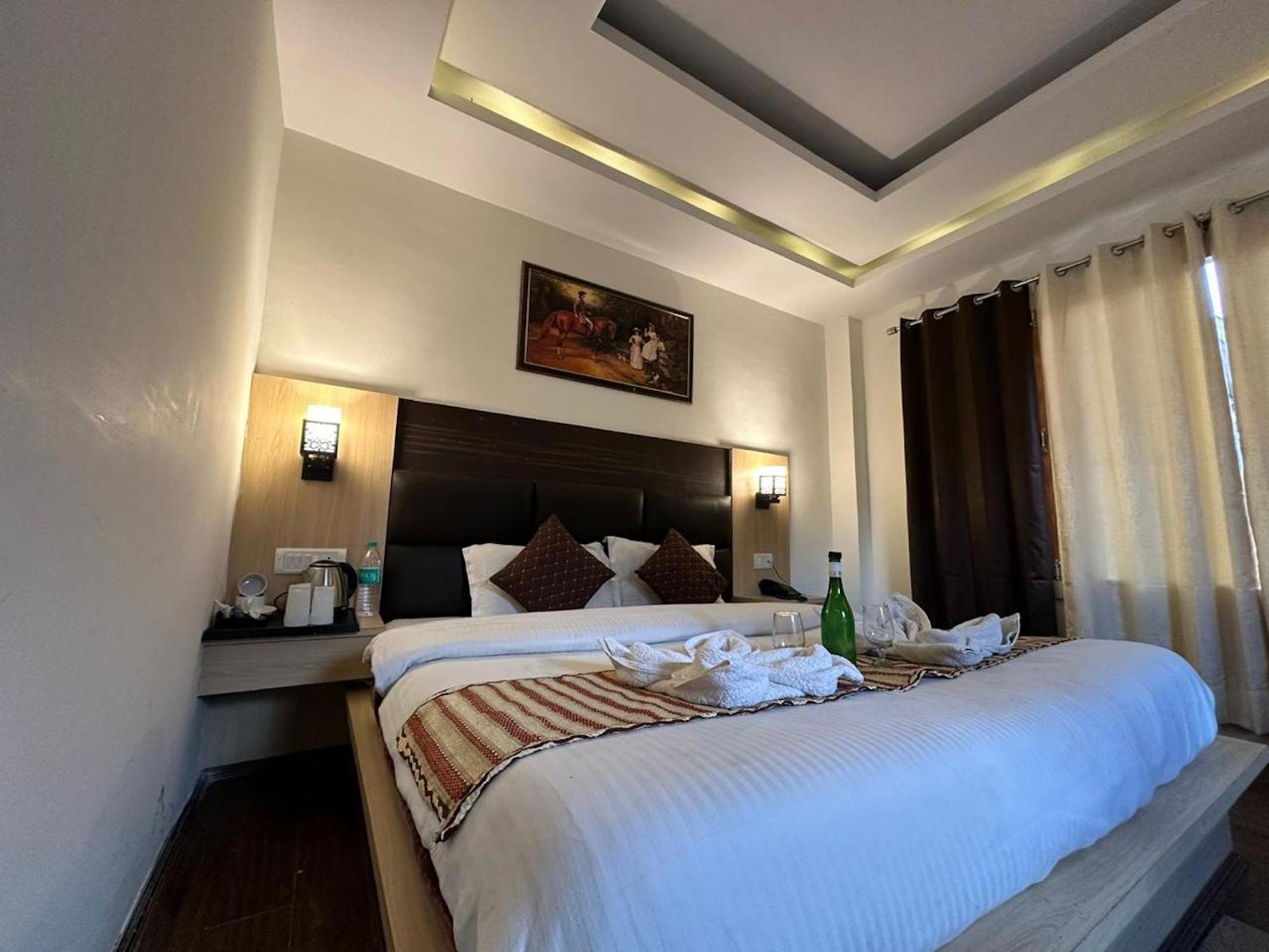 Hotel Manali Queen Ngoại thất bức ảnh