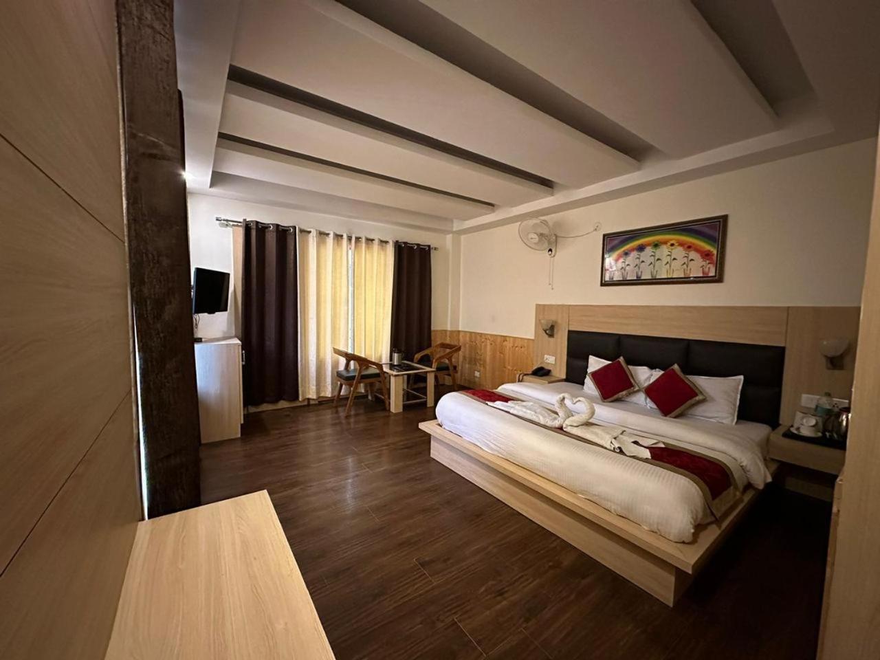 Hotel Manali Queen Ngoại thất bức ảnh